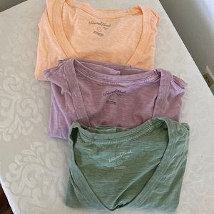 3 Set Universal Thread V-Neck Short Sleeve Tops